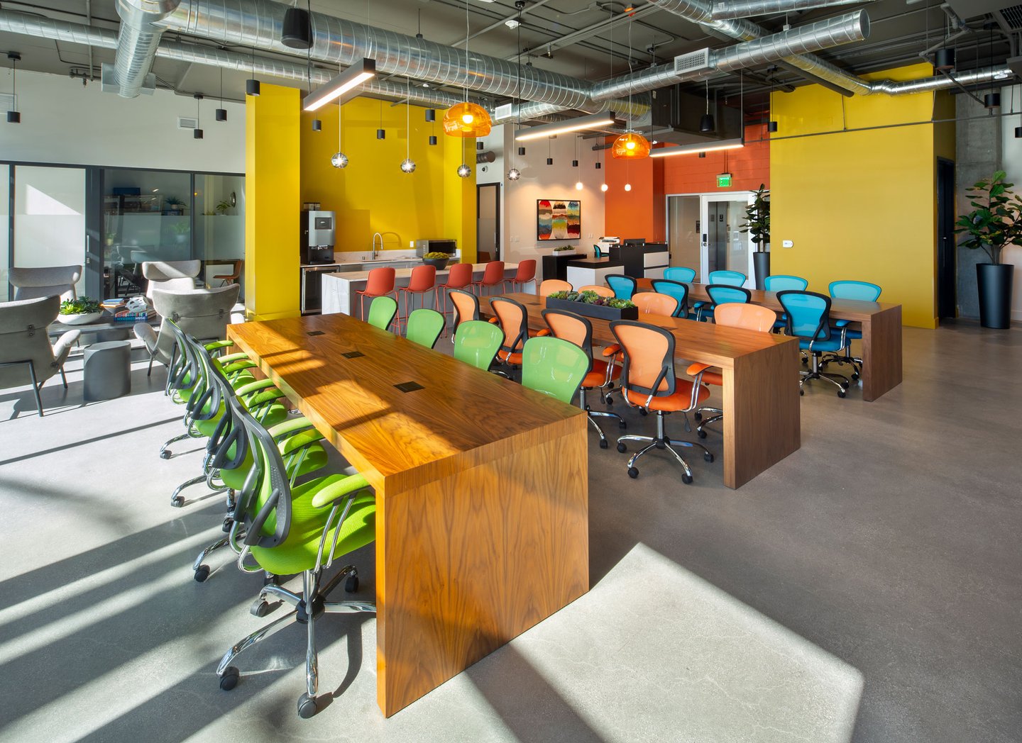 Woodland Hills Private Offices, Coworking | QWork