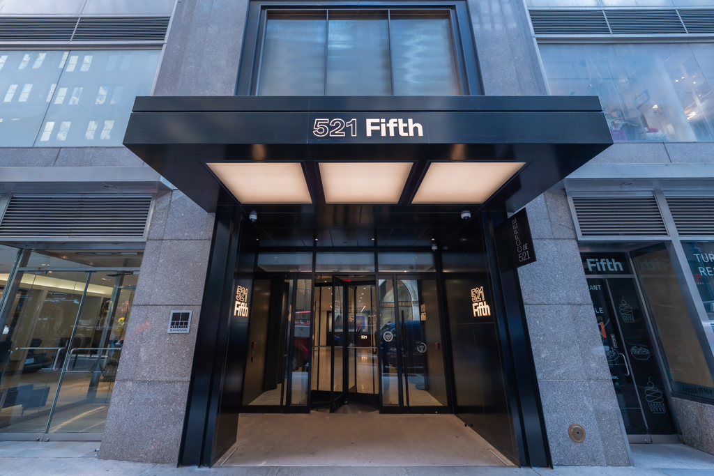 Modern entrance of 521 Fifth Avenue